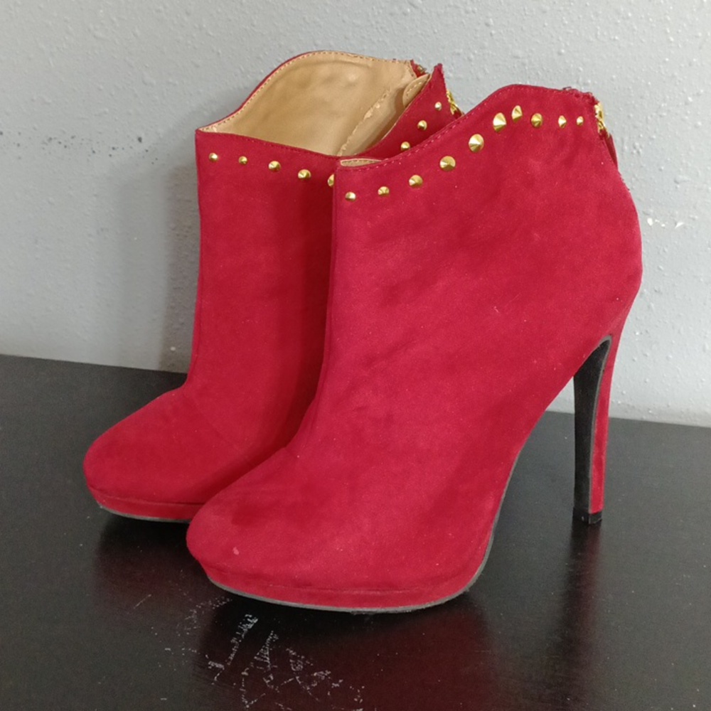 👟 Mossimo Supply Co. Red Suede Like Heels 8.5